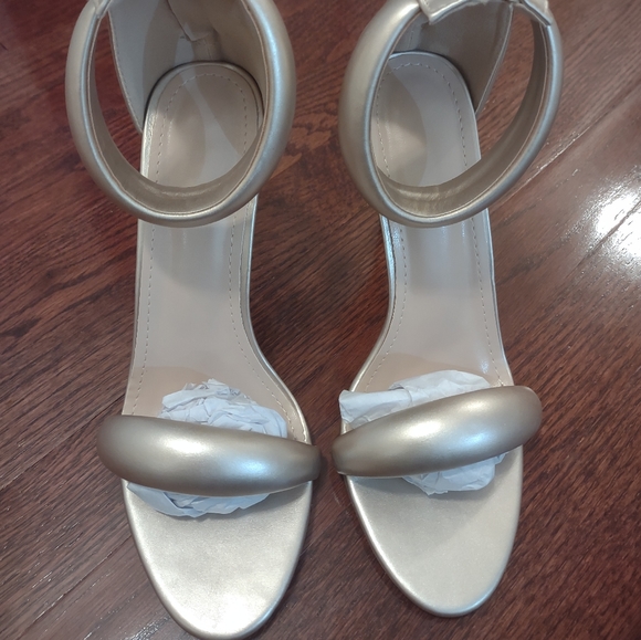 Party Sandals in Gold - Picture 8 of 8